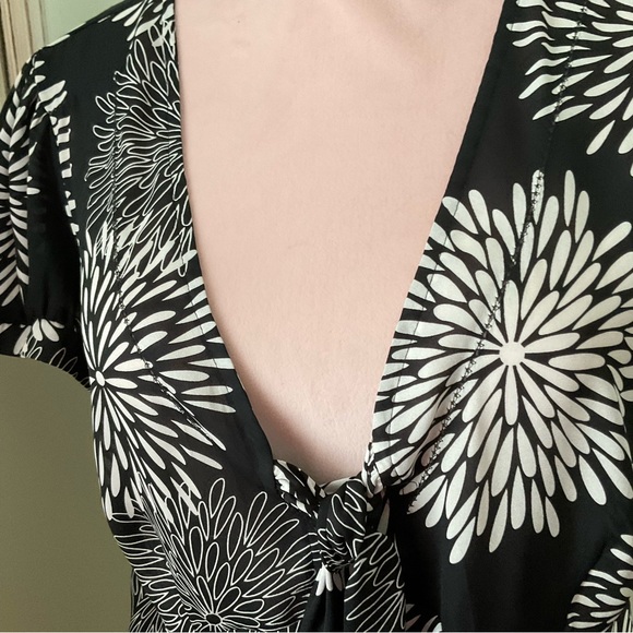 VIOLET & CLAIRE NEW YORK, BLACK AND WHITE FLORAL PRINT, SIZE: L - Picture 2 of 12